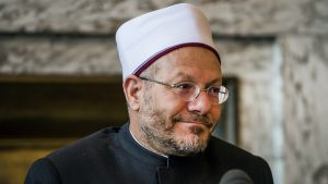 شاهد-الاستقبال-“الأسطوري”-لمفتي-مصر-شوقي-علام-في-الهند