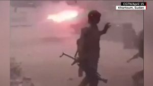 وسط-الاشتباكات-الدامية.-طرفا-القتال-في-السودان-يتفقان-على-بدء-محادثات-أولية-بجدة