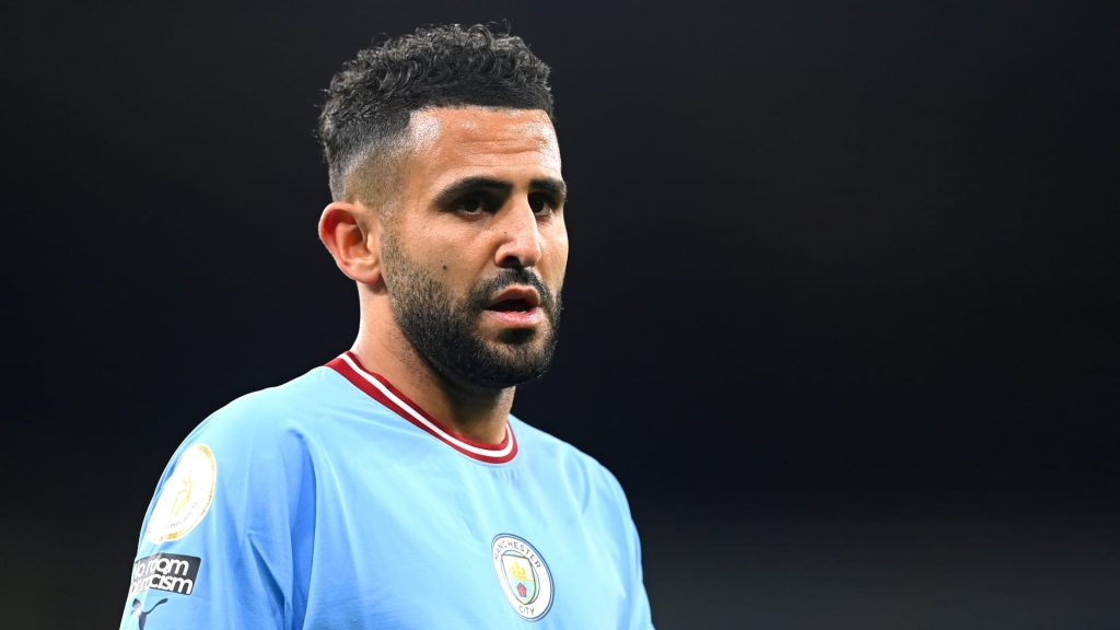 الجزائري-رياض-محرز-يحقق-رقمًا-جديدًا-في-البريميرليغ.-هذا-ما-قاله-جمهور-الكرة-عن-أدائه