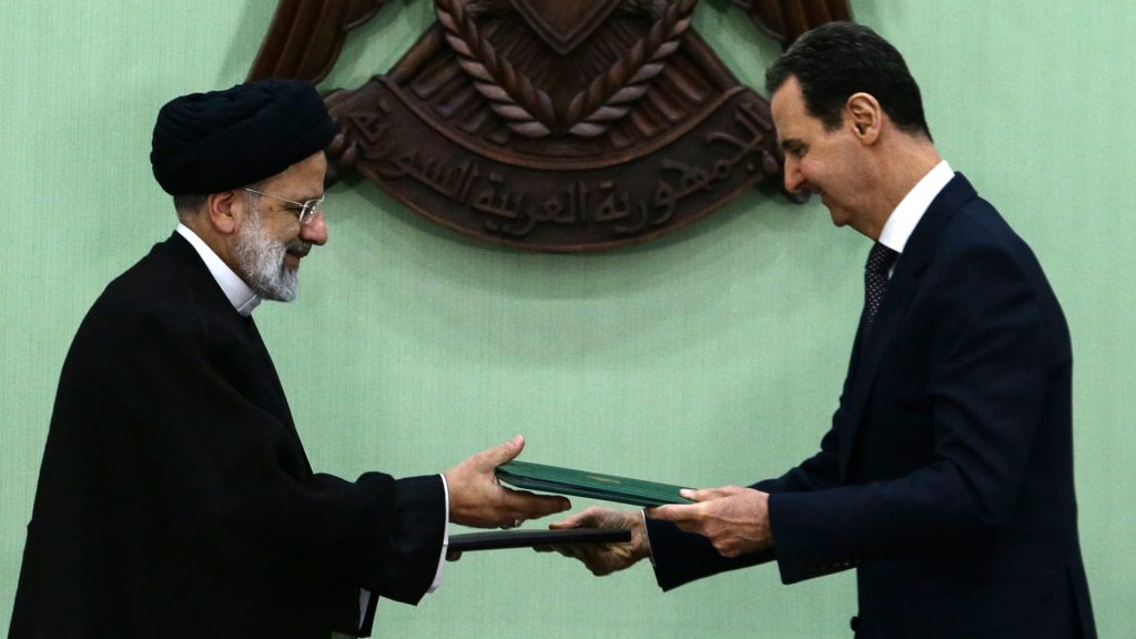 خارجية-إيران-تكشف-عن-الوثائق-التي-وقعها-رئيسي-مع-الأسد-خلال-زيارته-إلى-سوريا