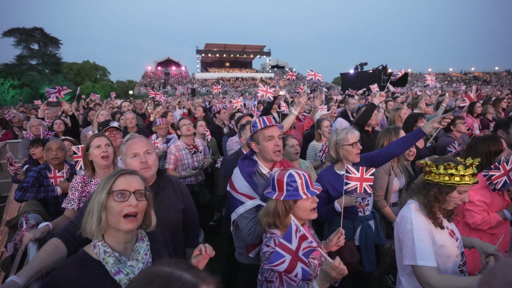 كم-عدد-البريطانيين-الذين-شاهدوا-تتويج-الملك-تشارلز-مقارنة-بجنازة-الملكة-إليزابيث؟