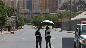 السعودية.-توقيف-سعودي-سرق-سيارة-في-مكة-كان-داخلها-امرأة-وطفلان