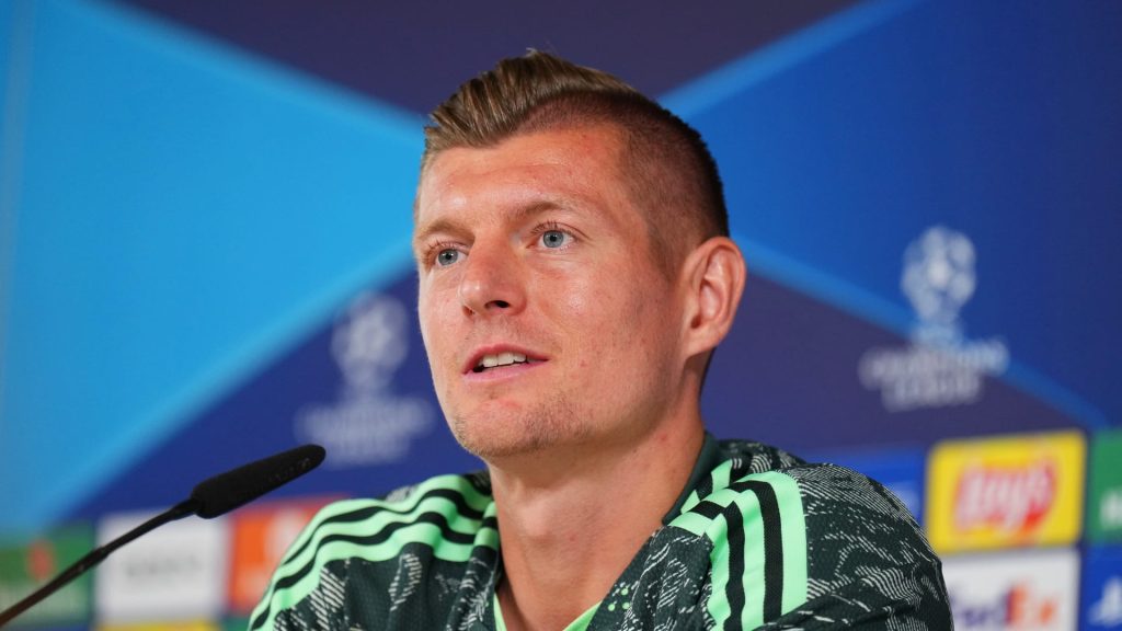 توني-كروس-يرد-على-تصريحات-واين-روني-المثيرة-للجدل.-ويطالب-الحكام-بحماية-هذا-اللاعب