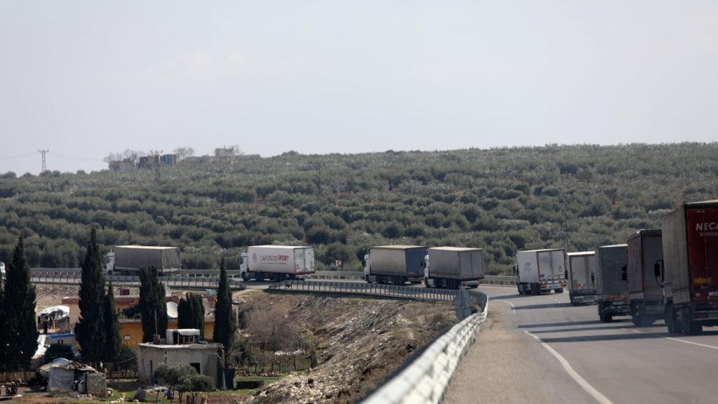 مصادر-لـcnn:-إيران-استخدمت-قوافل-مساعدات-الزلزال-كغطاء-لتهريب-أسلحة-إلى-سوريا