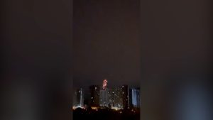 “أكبر-هجوم-بطائرة-مسيرة”.-شاهد-إسقاط-درون-روسية-وسط-هجوم-واسع-النطاق-على-كييف