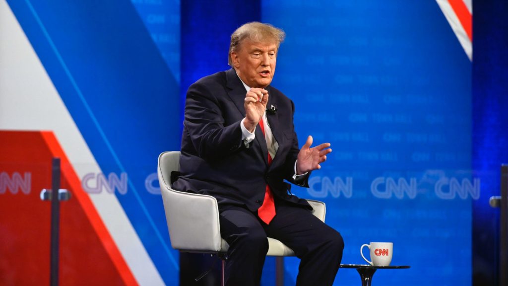 ترامب-يدافع-عن-تصرفاته-خلال-اقتحام-الكابيتول.-ويلقي-باللوم-على-نانسي-بيلوسي