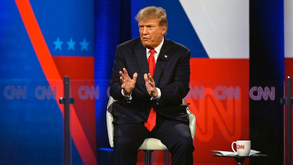 بـ6-نقاط.-أبرز-ما-قاله-ترامب-بلقاء-cnn