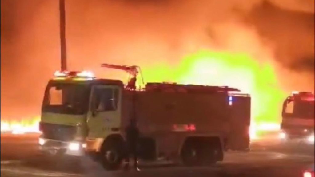 السعودية.-حريق-شب-بسوق-الصواريخ-في-جدة-وصور-ما-بعد-إخماده