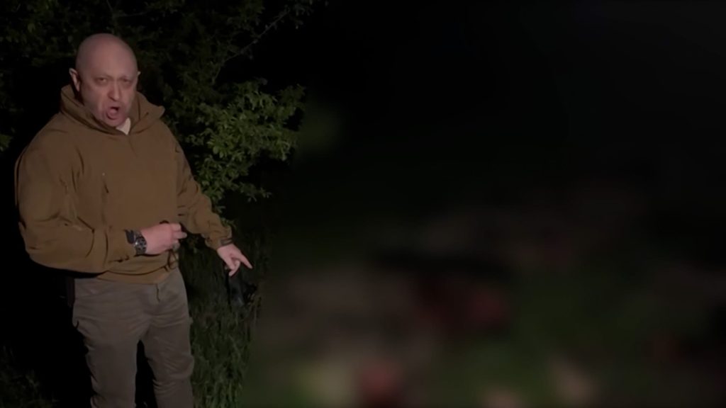 توبيخ-عنيف.-شاهد-رسالة-بريغوجين-للقيادة-العسكرية-بروسيا-أمام-جثث-جنوده-في-باخموت