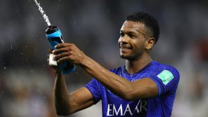 السعودية.-المدافع-علي-البليهي-يُثير-جدلاً:-“أنا-أحدد-الفريق-الّذي-سيأخذ-الدوري”