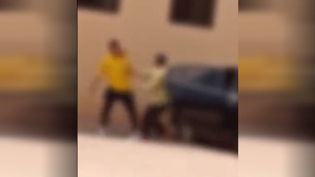 السعودية.-فيديو-مواطن-يعتدي-على-مقيم-بسلاح-أبيض-يثير-تفاعلا-والداخلية-ترد