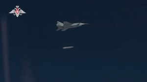 شاهد-كيف-حاولت-روسيا-تدمير-منظومة-“باتريوت”-في-أوكرانيا-بصاروخ-فرط-صوتي