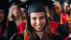 بالصور.-تخرج-ابنة-العاهل-الأردني-الأميرة-سلمى-من-أمريكا