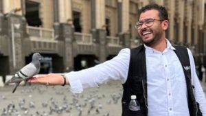 السعودية.-إغماء-مراسل-قناة-على-الهواء-يثير-تفاعلا-ووزير-الإعلام-يعلق