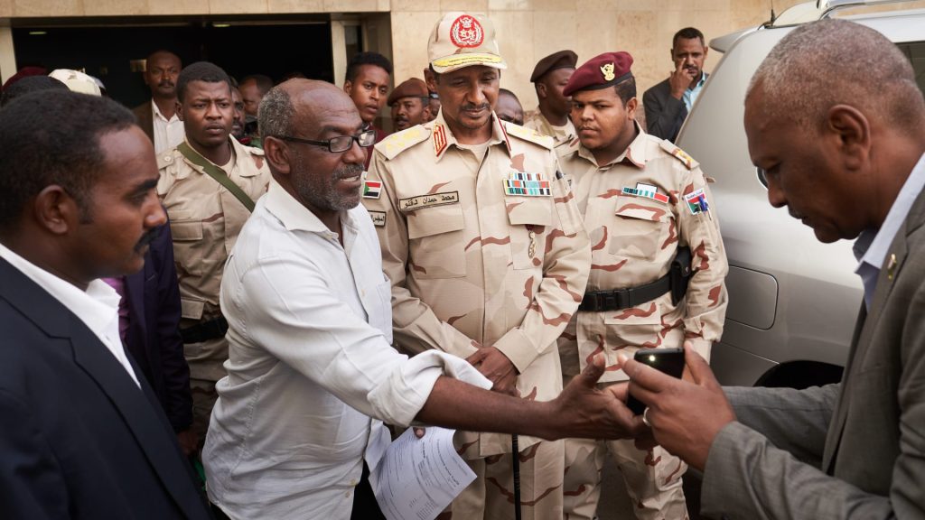 حميدتي-يرد-على-أنباء-مقتله-ويوجه-تهديدا-للبرهان:-ستكون-في-قبضتنا