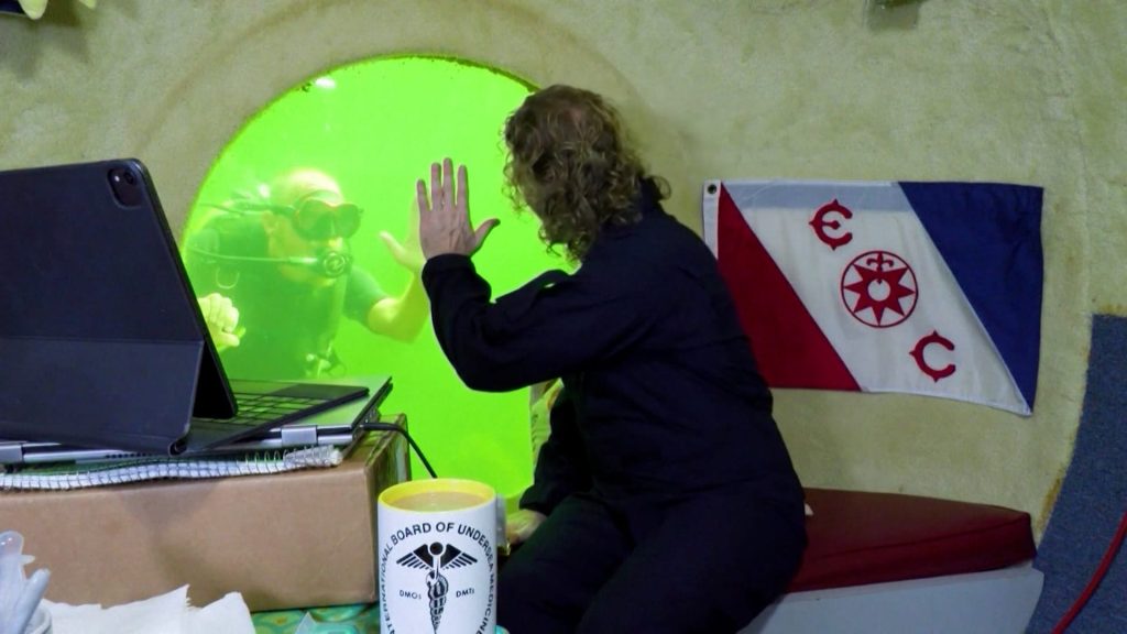 حطم-رقمًا-قياسيًا.-باحث-أمريكي-يدرس-استجابة-جسمه-مع-بقائه-تحت-الماء-لـ100-يوم