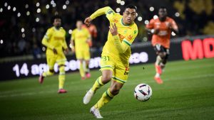 علاء-مبارك-يشيد-برفض-مصطفى-محمد-المشاركة-في-حملة-لدعم-المثلية:-“راجل-يا-ابني”