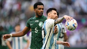 علي-البليهي-يُثير-جدلاً:-كنتُ-أتناول-“البصل”-وأتحدّث-مع-المهاجمين.-وهذا-ما-قلته-لميسي-وليفاندوفسكي