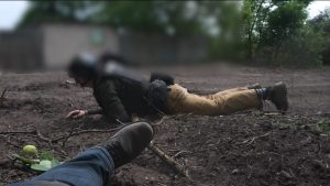 تعرضوا-لقصف-فور-خروجهم-من-المركبة.-شاهد-ما-واجهه-مراسل-cnn-مع-جنود-أوكرانيين-بالجبهة-الأمامية-في-باخموت