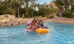 بطاقة طيران الإمارات لصعود الطائرة توفر عروضاً واسعة صيفاً