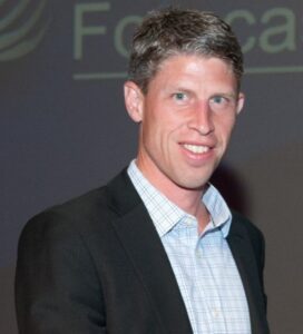 دارين هولست، نائب رئيس شؤون التسويق التجاري لدى بوينج: "