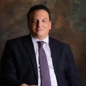 د. محمد المغربي “الخبير الاقتصادي والمالى، رئيس شركة بابليك بارتينرز للوساطة التأمينية