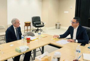 وزير الاستثمار والتجارة الخارجية يلتقي نائب رئيس شركة Koch Inc لبحث مشروعاتها الحالية واستثماراتها المستقبلية في مصر.