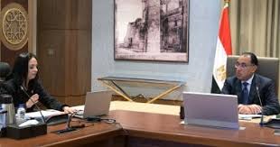 رئيس الوزراء يتابع مع وزيرة التضامن الاجتماعي ملفات العمل