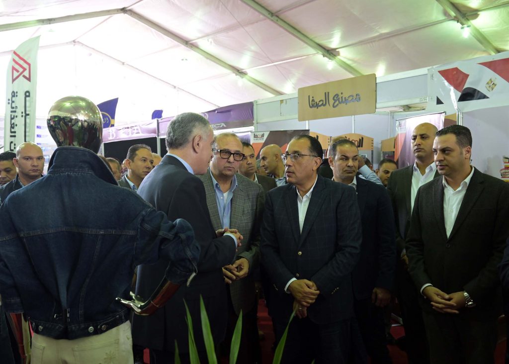 رئيس الوزراء يتفقد معرض "صُنع في بورسعيد"