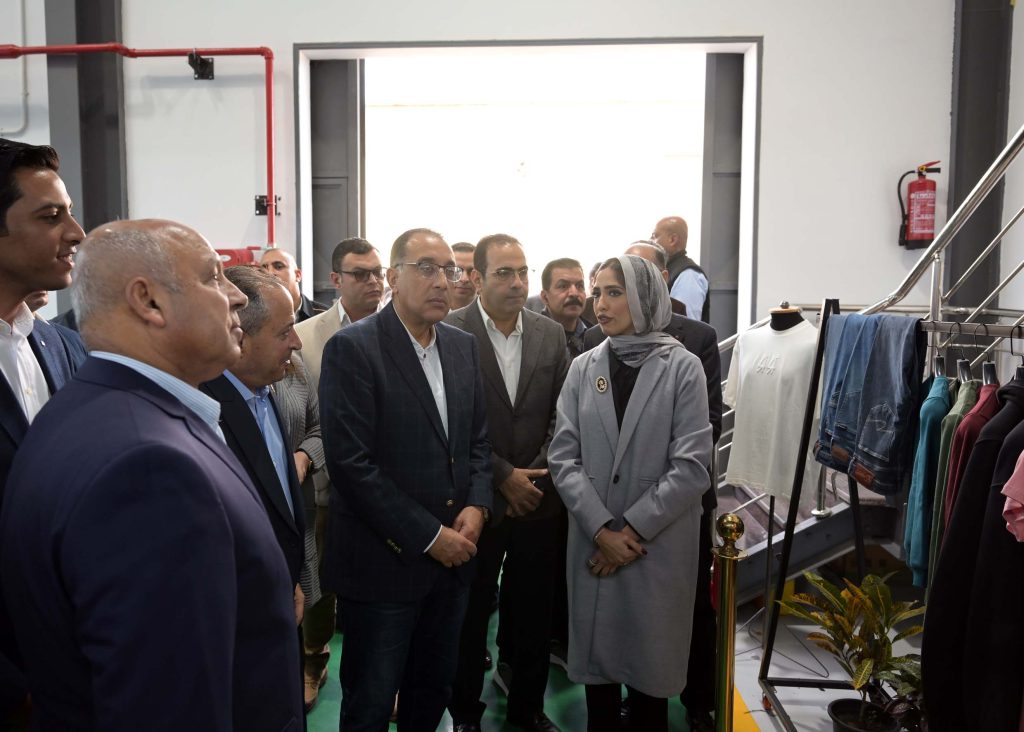رئيس الوزراء يتفقد مصنع "براند"