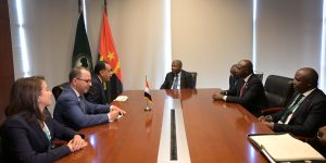 رئيس الوزراء يلتقي رئيس جمهورية أنجولا