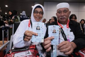 تسليم بطاقات "نسك" خارج السعودية