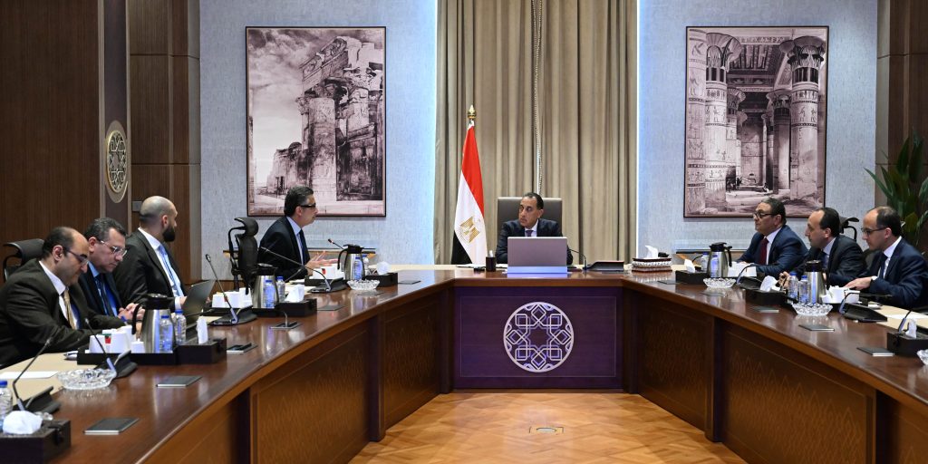 ئيس الوزراء يتابع الموقف التنفيذي لمنظومة الدعم