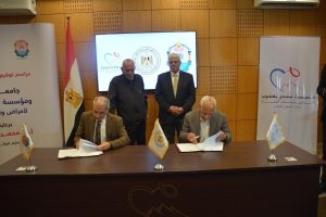 وزير التعليم العالي والبروفيسور مجدي يعقوب