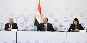 رئيس الوزراء يترأس مائدة مستديرة