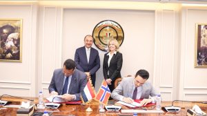 وزير قطاع الأعمال العام وسفيرة النرويج بالقاهرة