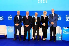 مساعد وزير الاستثمار والتجارة الخارجية